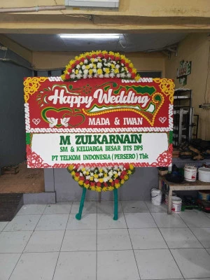 Papan Bunga di Taman Suropati