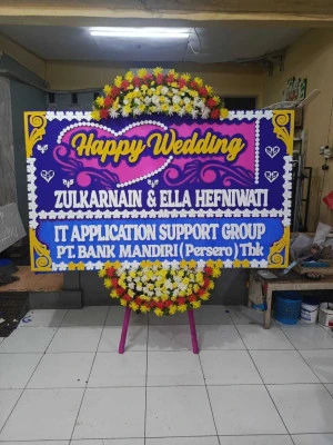 Papan Bunga di Taman Suropati